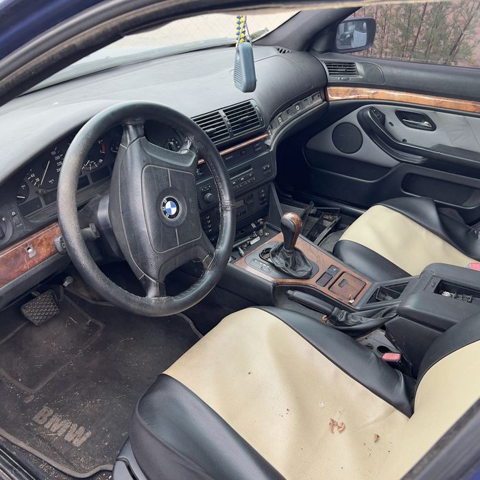 Продам е39 всі деталі за телефоном