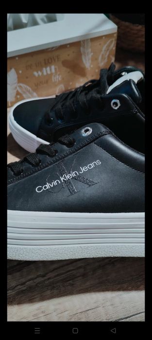 Sneakersy CK na grubej podeszwie z brokatem 39