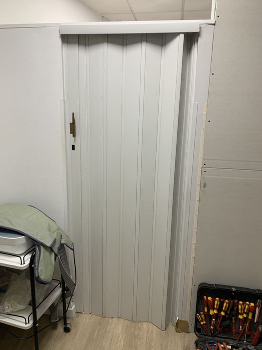 Portas de foles brancas