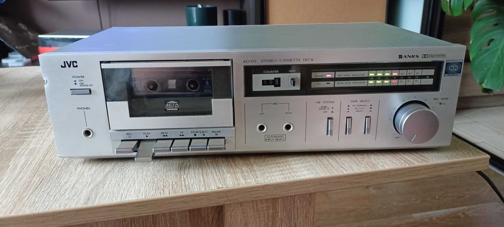 Magnetofon JVC KD-D2