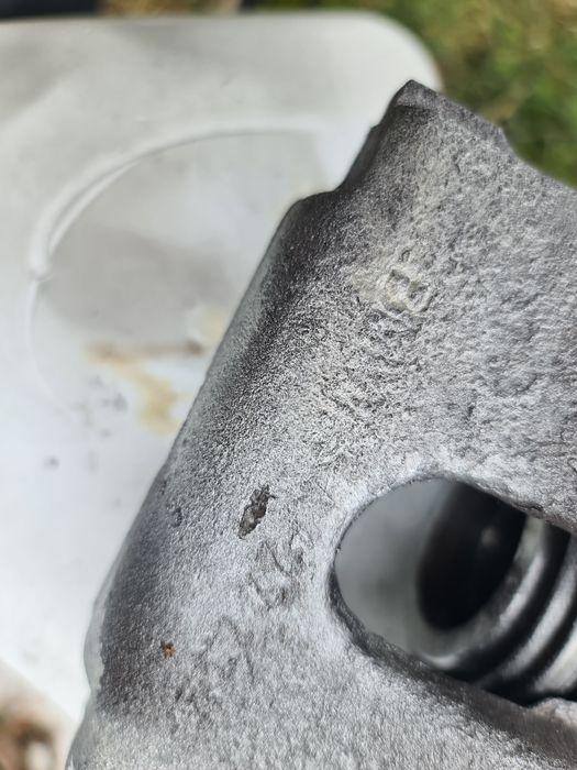 Zacisk lewy prawy zaciski komplet bmw e46 po pełnej regeneracji oryg