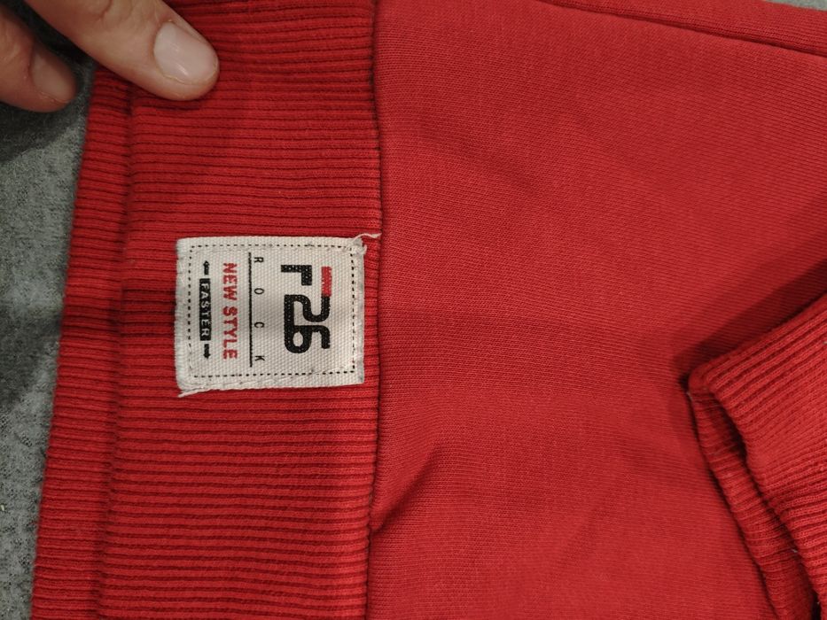 Sandały r 33 nowe bluza sportowa czerwona