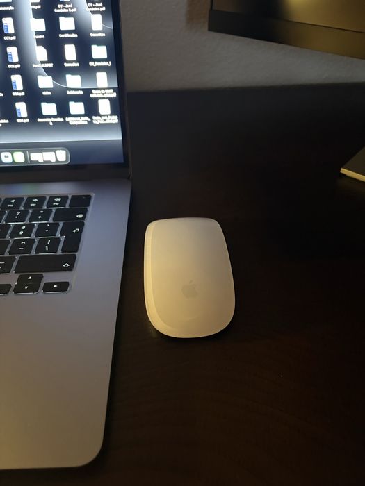 Macbook Air M3 16GB 1TB SSD 15’3 inch + Apple mouse