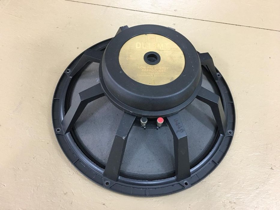 2 Subwoofer EV T18