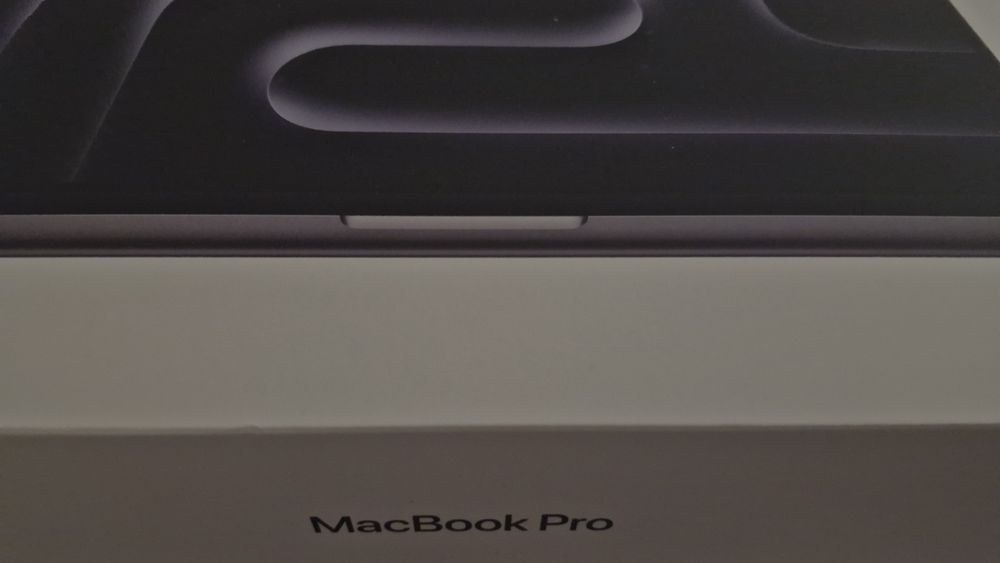 Macbook pro 16 m4 max 36gb 1tb ssd