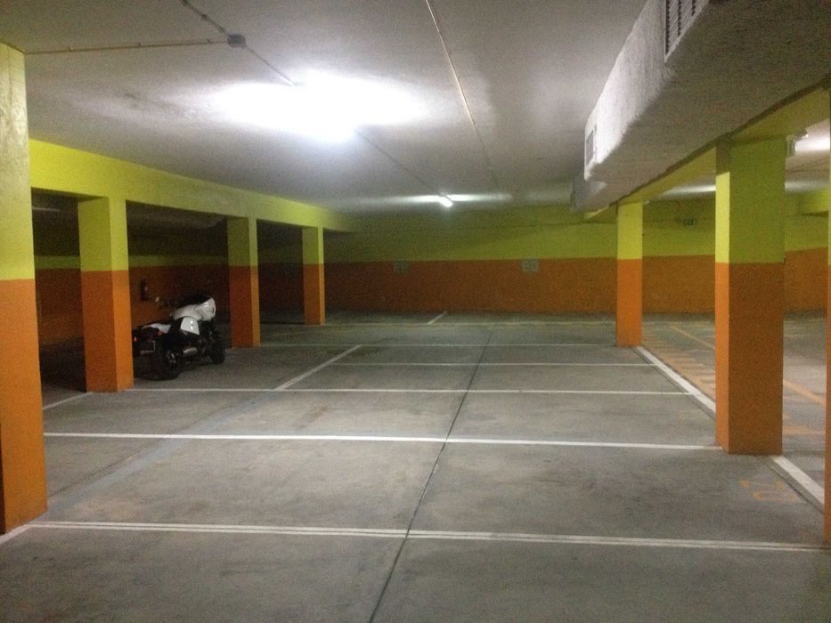 Arrendam-se lugares de garagem - junto à C. M. Gaia