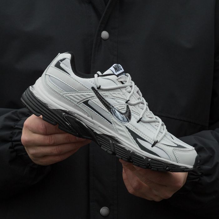 36-45 Nike Initiator Custom White Black