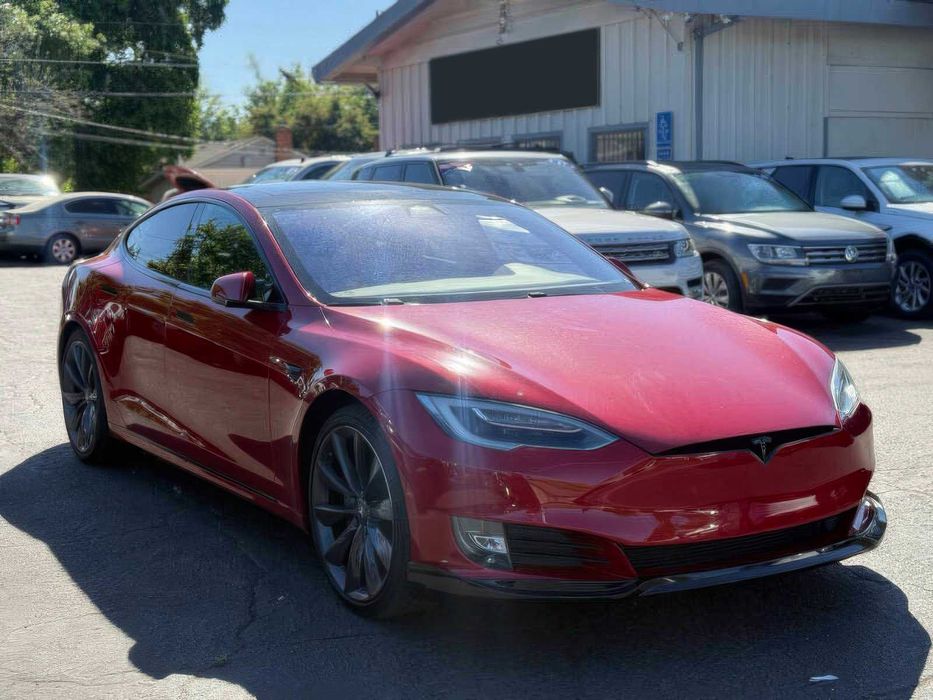 Tesla Model S      2016