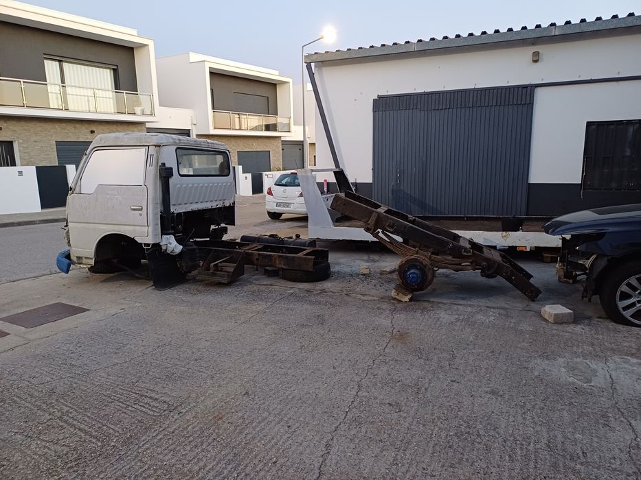 Pronto socorro nissan cabstar para peças