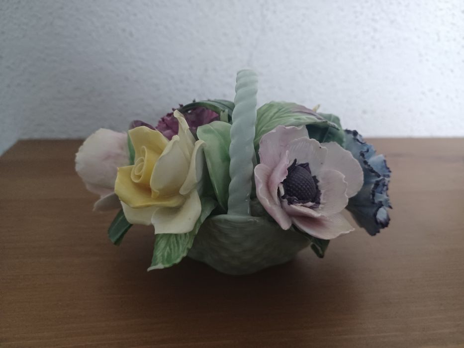 Cesto floral em porcelana Adderley (made in England)