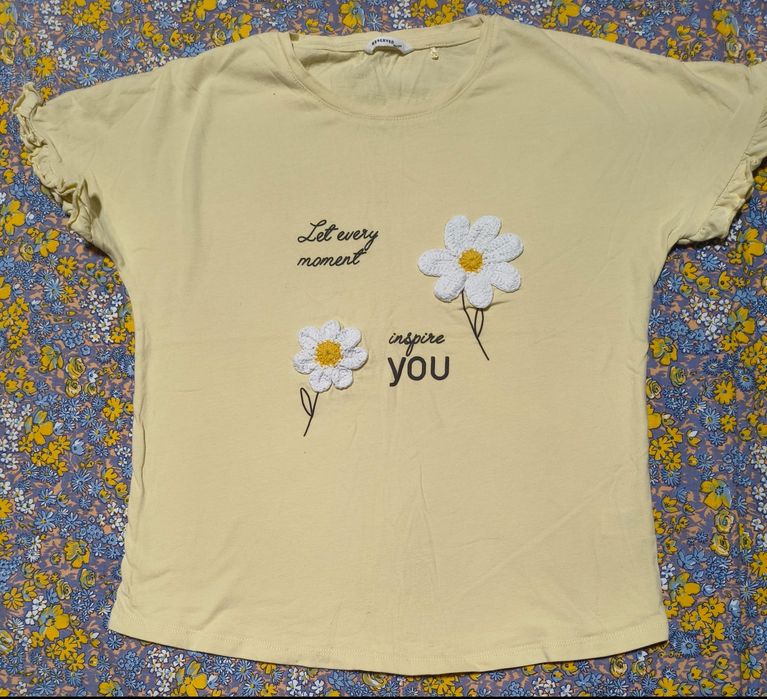 Bluzka t-shirt Reserved w stokrotki roz. 158