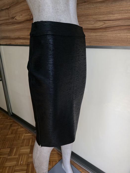 Spódniczka bandażowa damska w kolorze czarnym