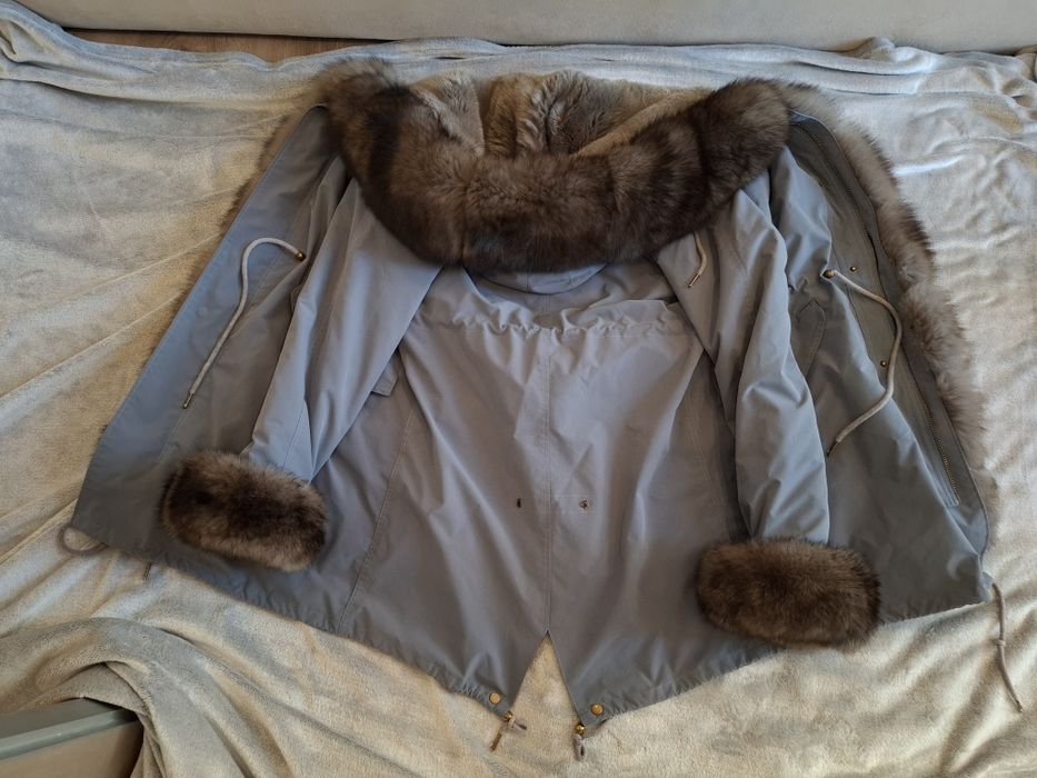 Жіноча куртка парка з натуральним хутром xl всередині та зверху.