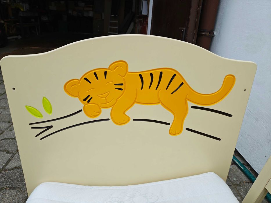 Łóżeczko firmy "Meblik"