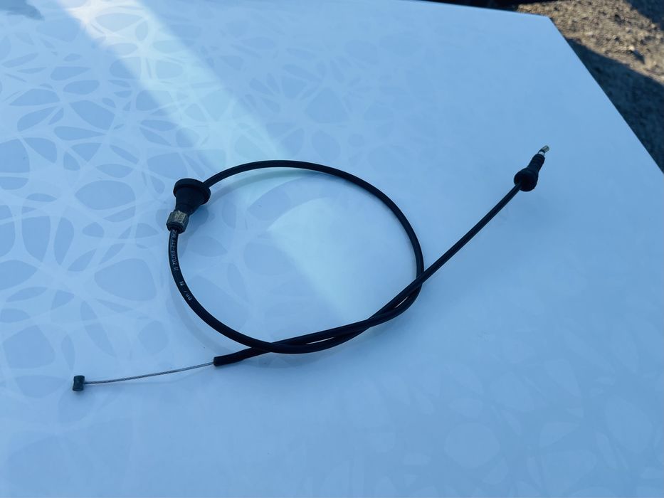 Трос Капота на БМВ Е46 Частина з салону тросик капоту е46 Тросы Тросик