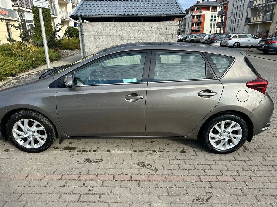 Toyota Auris AUTO OD NOWOŚCI W RODZINIE - 106000km przebiegu