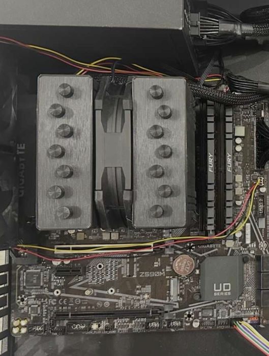 Материнська плата Gigabyte Z590M micro-ATX