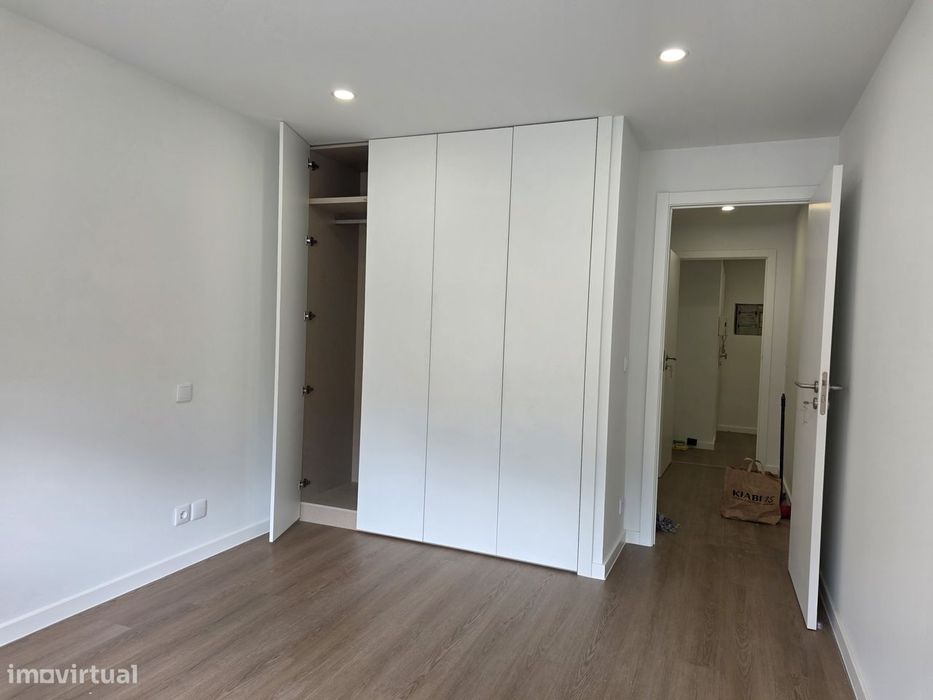 T3 totalmente remodelado | 126 m² | Garagem fechada | Pronto a habitar