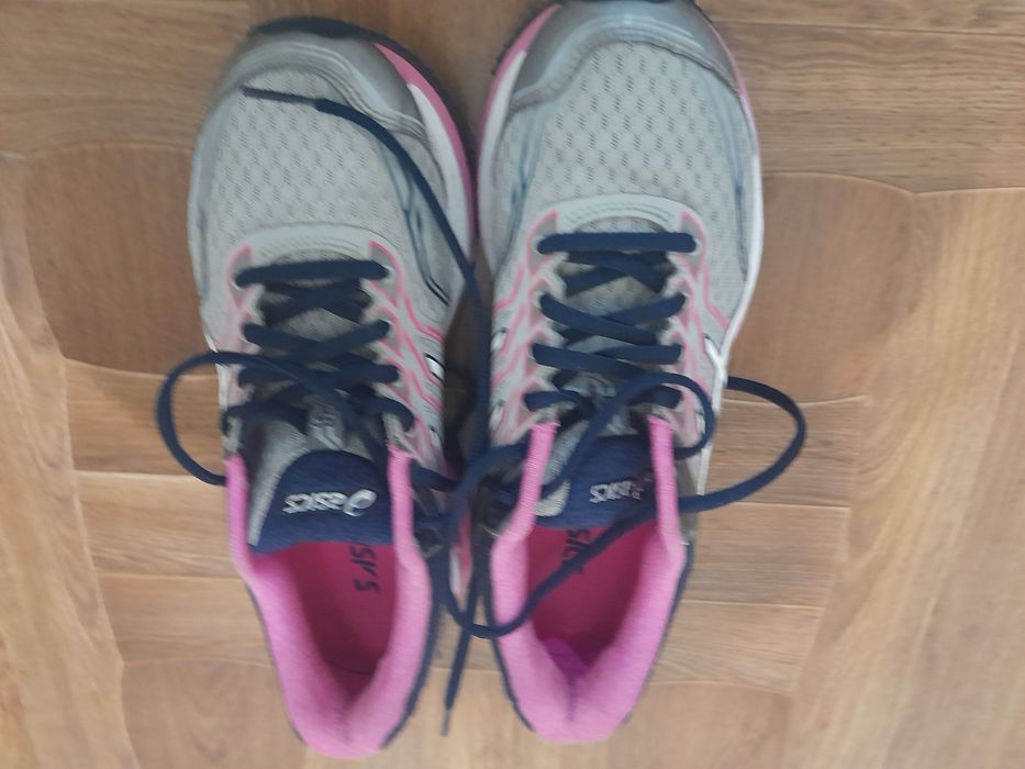 Кросівки жіночі , ASICS..