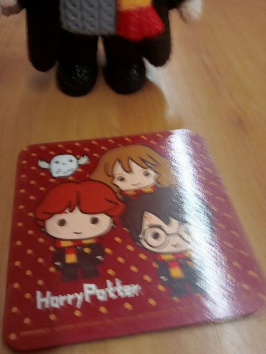 Estatueta de Harry Potter. Está nova mas não tem etiqueta.
