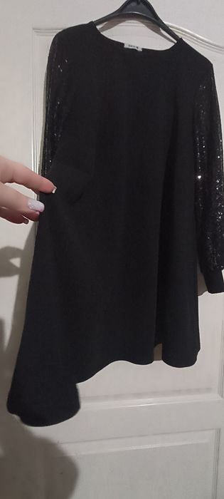 Продам класнючу нарядну сукню для корпоративів, вечорів 48-52
