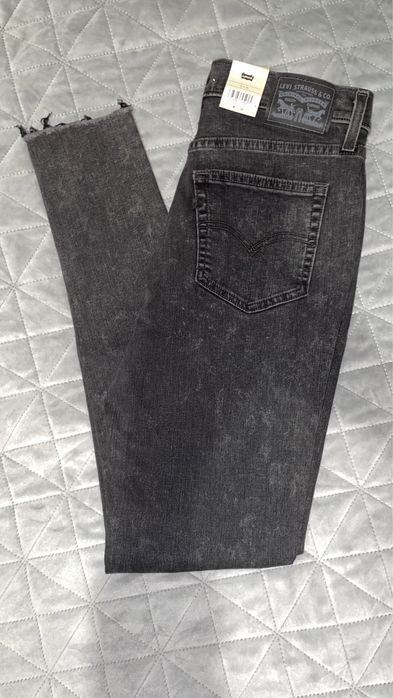 Нові джинси Levis