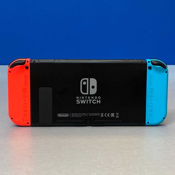 Nintendo Switch (Neon Blue/Red)