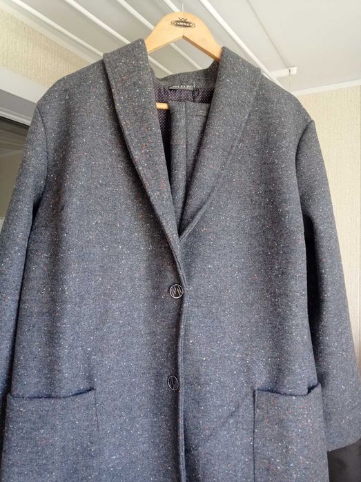 Продам демісезонне пальто жіноче розмір 54-56