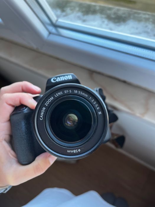 Canon EOS 2000D usada