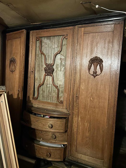 Stara antyczna szafa