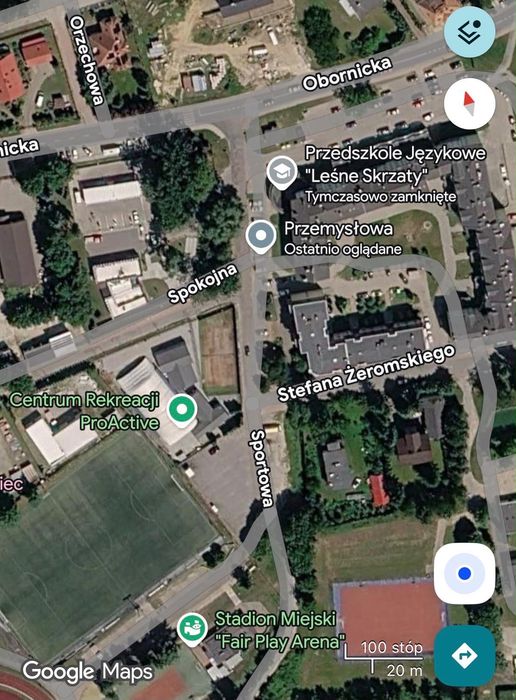 Garaż w bloku przy stadionie