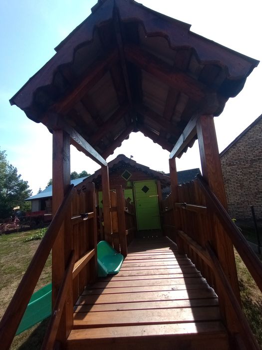 Duży solidny plac zabaw dla dzieci (domek+ most+ zjeżdżalnia)