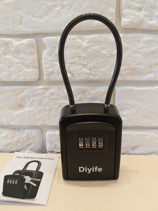 портативний міні-сейф для ключів Diyife з кодовим замком.