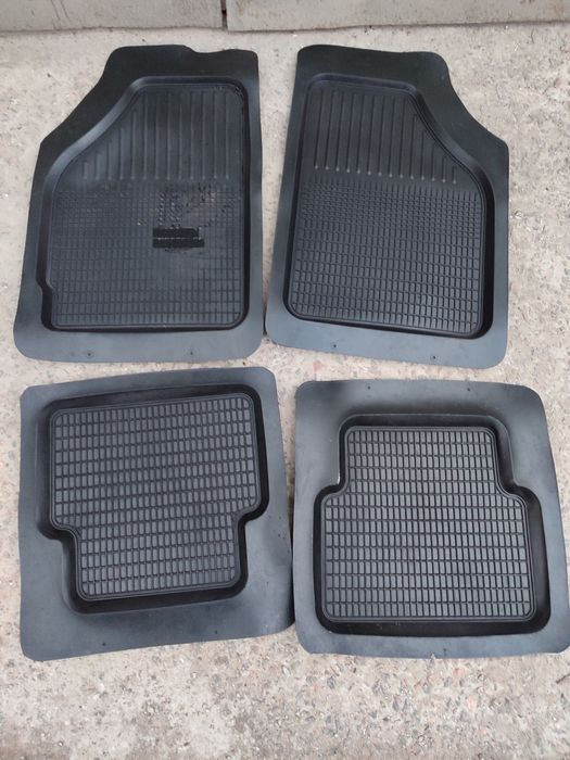 Коврики в салон авто универсальные