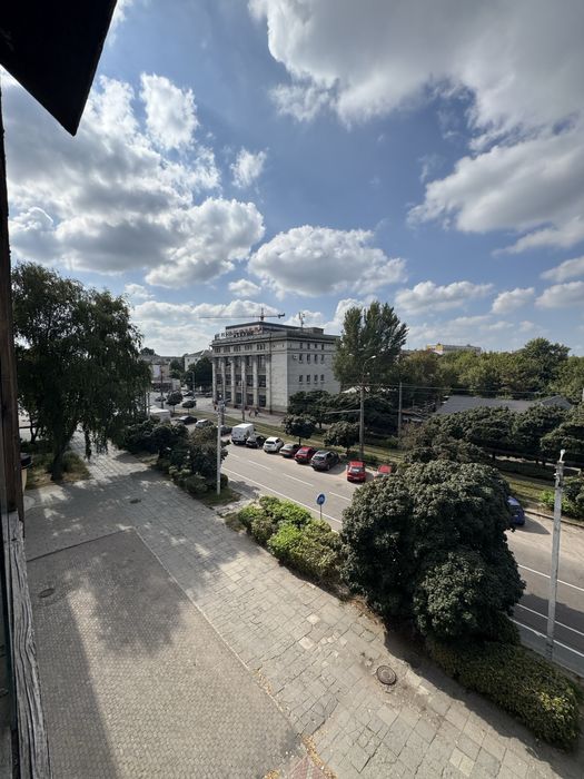 Здається 3 кімнатна рн Цум можна на місяць.