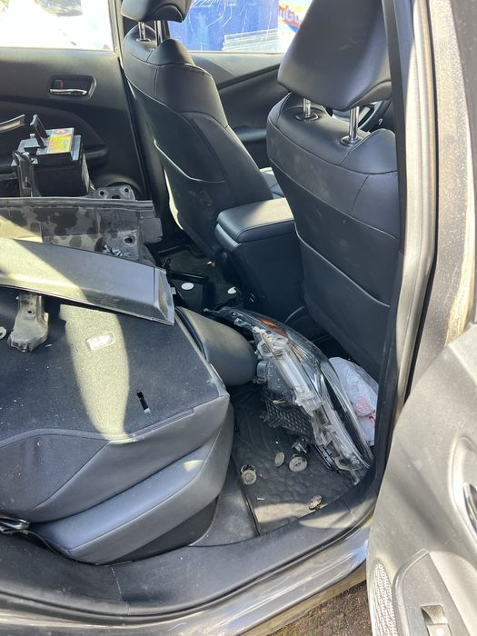 toyota prius v50 2016 75000 миль