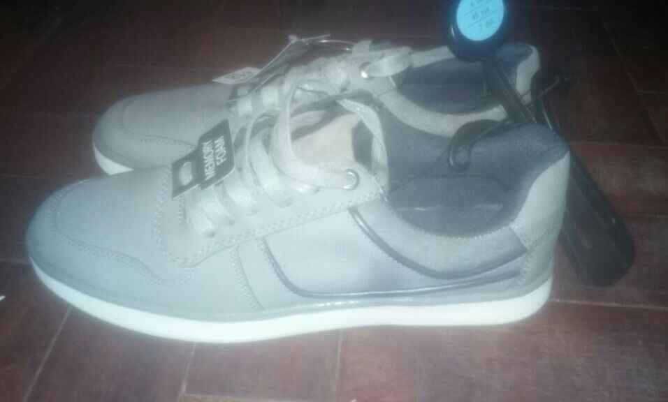 Tenis primark novos N40
