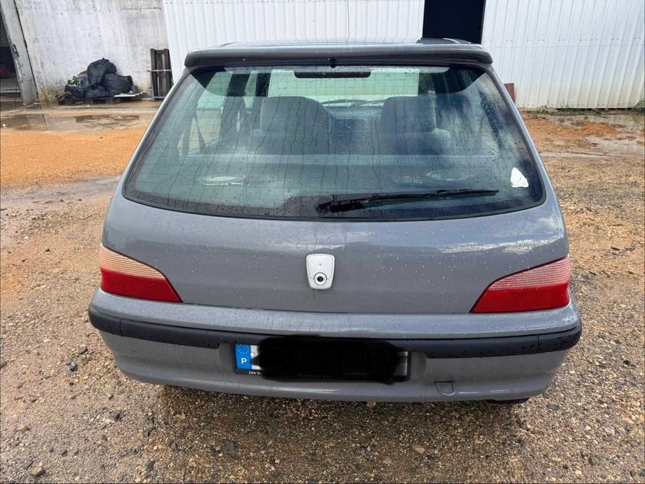 Peugeot 106 / gasóleo / pintura nova
