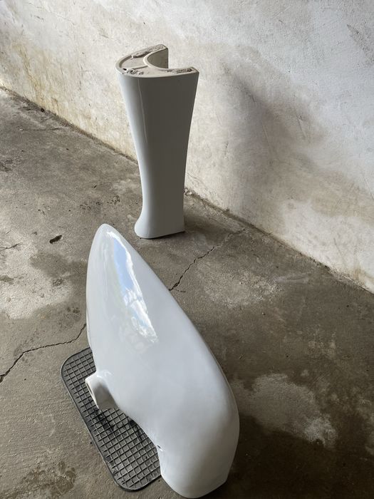 Sanita + dois autoclismos e lavatorio