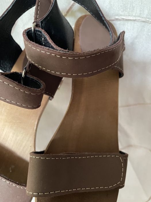 Nowe naturalne sandały r 38