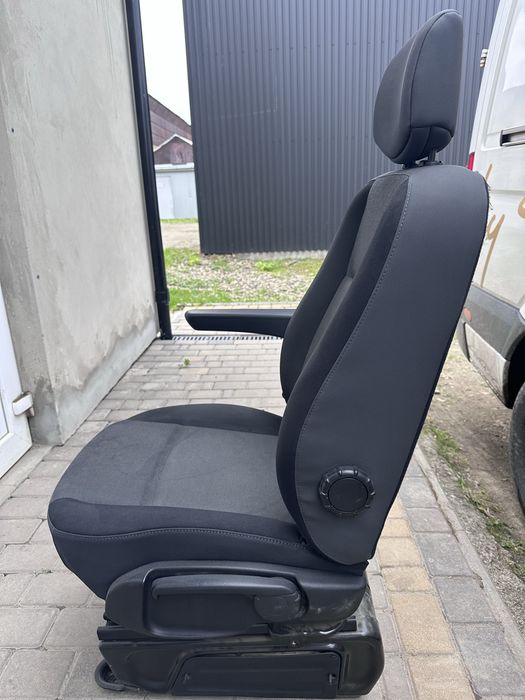 Сидіння водійське Renault Master 3