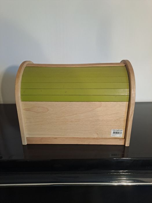 Caixa de pão de madeira