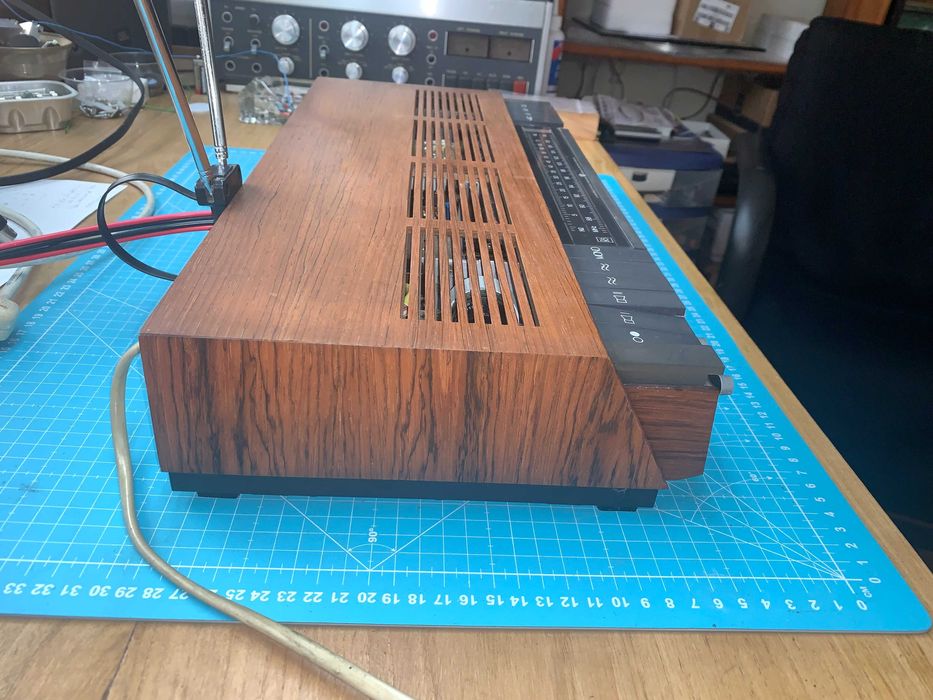 Rádio / amplificador Bang & Olufsen Beomaster 1000
