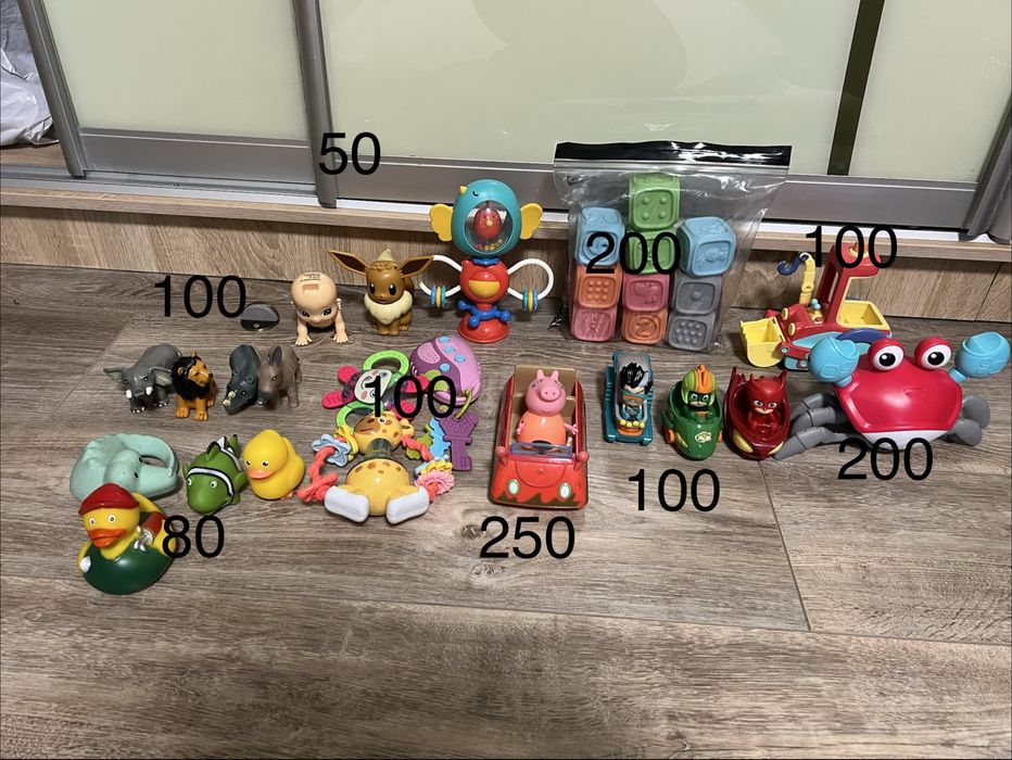 Продам іграшки в гарному стані