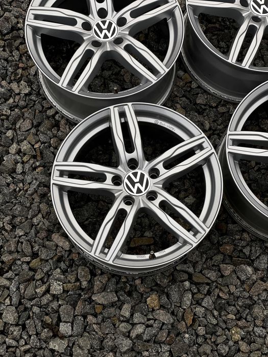Диски Carmany R17 5.112 ET35 Фольцваген Пасат Гольф Шкода А5 А7 Тігуан