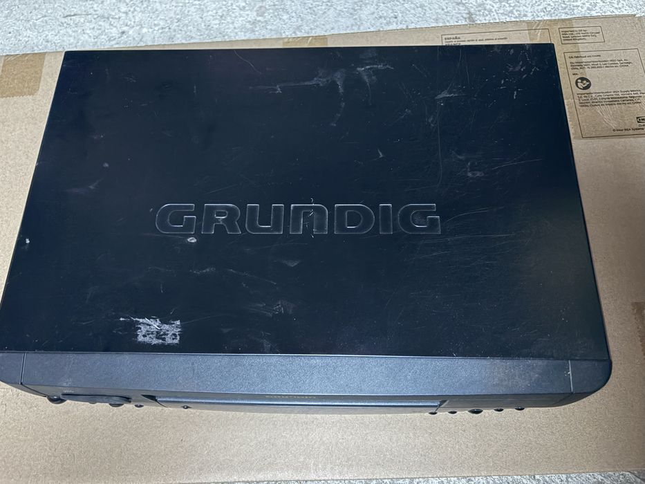 Magnetowid Grundig SE 8105