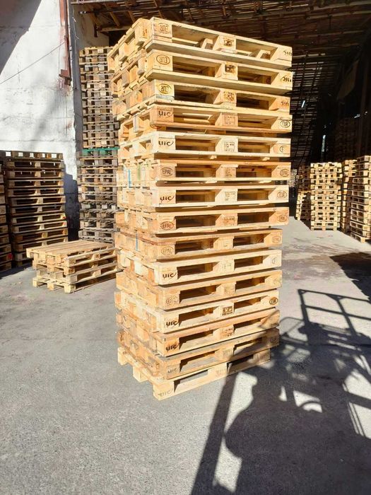 Купуємо деревяні піддони б/в