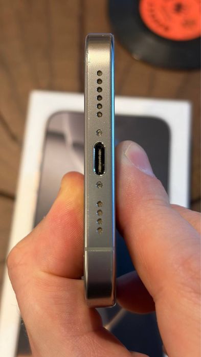 Iphone 16 pro Max 256gb (e-sim)