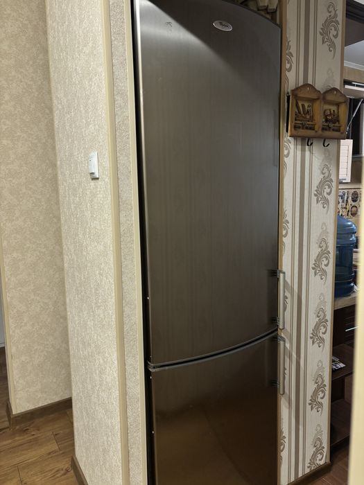 Холодильник whirlpool