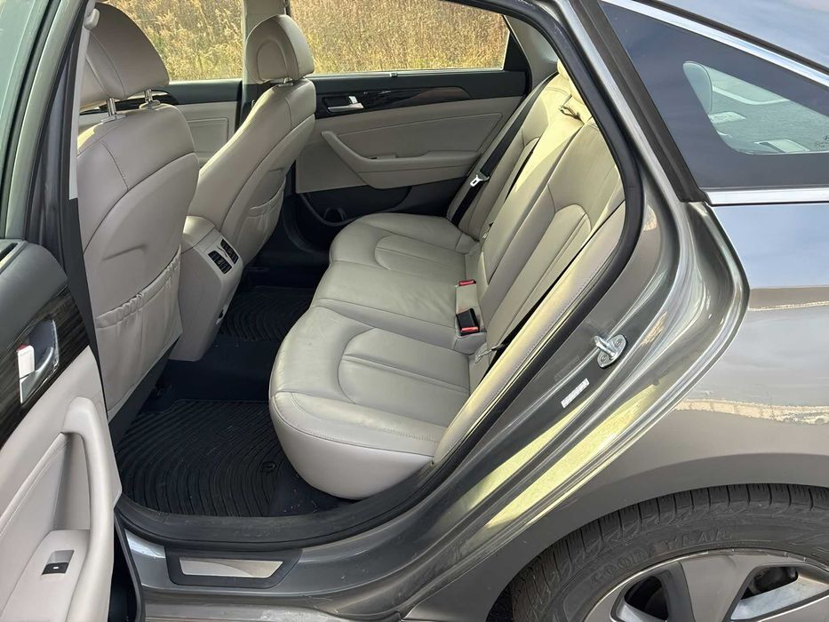 Hyundai Sonata Hybrid Limited      2017